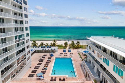 Condominio en venta en Miami Beach, Florida, 1 dormitorio, 91.04 m2 № 1178801 - foto 12