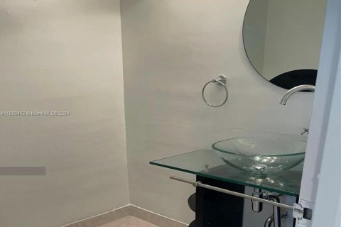 Condo in Miami Beach, Florida, 1 bedroom  № 1178801 - photo 8