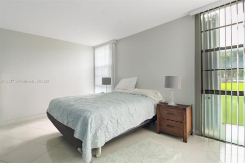 Condo in Aventura, Florida, 2 bedrooms  № 1345122 - photo 5