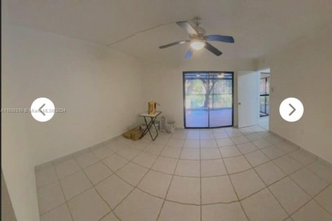 Copropriété à vendre à Doral, Floride: 3 chambres, 112.88 m2 № 1232693 - photo 4