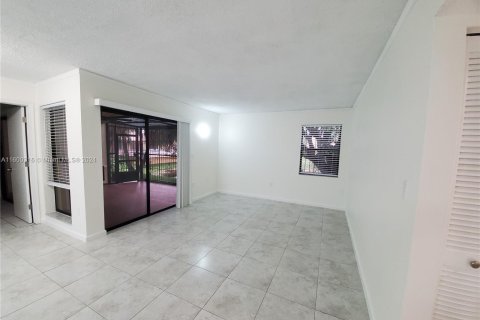 Copropriété à vendre à Doral, Floride: 3 chambres, 112.88 m2 № 1232693 - photo 14