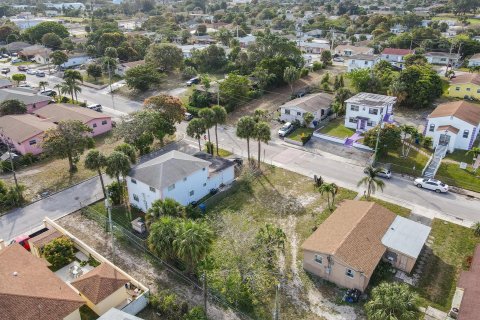 Land in Riviera Beach, Florida № 1016179 - photo 10