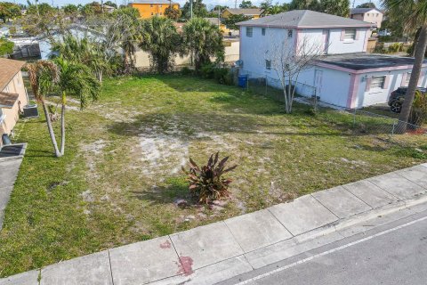 Land in Riviera Beach, Florida № 1016179 - photo 24