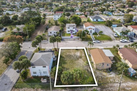 Land in Riviera Beach, Florida № 1016179 - photo 11