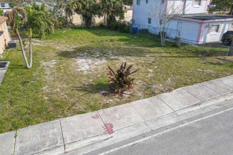 Land in Riviera Beach, Florida № 1016179 - photo 25