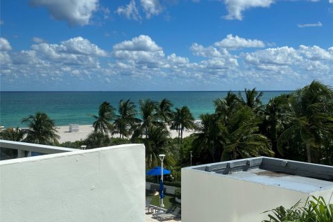 Condo in Miami Beach, Florida  № 1092033 - photo 14