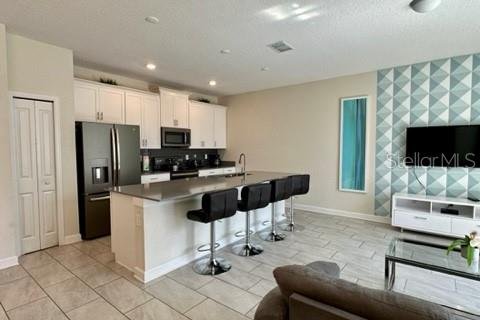 Townhouse in Davenport, Florida 4 bedrooms, 177.81 sq.m. № 1288593 - photo 12