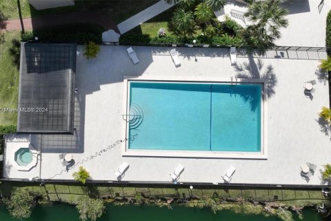 Copropriété à vendre à Miami, Floride: 2 chambres, 132.66 m2 № 1402832 - photo 12