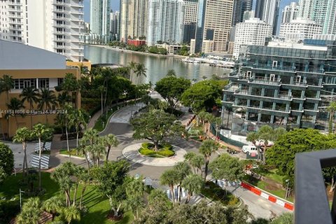 Condo in Miami, Florida, 2 bedrooms  № 1160212 - photo 4