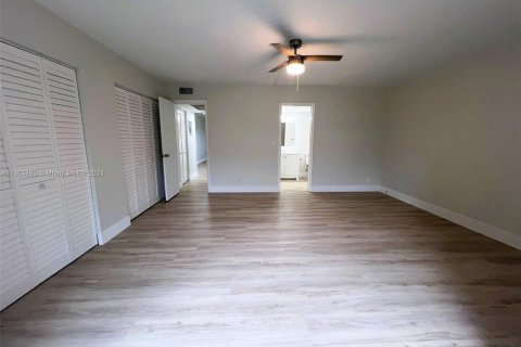 Copropriété à vendre à Coconut Creek, Floride: 1 chambre, 74.14 m2 № 1362657 - photo 19