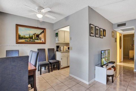 Condo in Deerfield Beach, Florida, 2 bedrooms  № 1386207 - photo 29