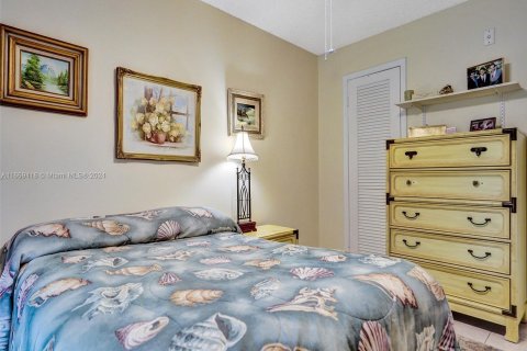 Condo in Deerfield Beach, Florida, 2 bedrooms  № 1386207 - photo 15