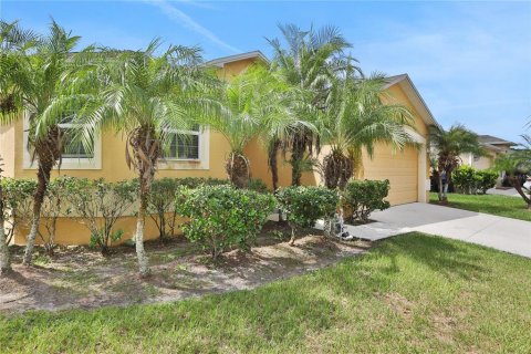 House in Auburndale, Florida 3 bedrooms, 137.77 sq.m. № 1349669 - photo 3