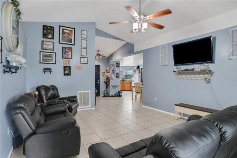 Villa ou maison à vendre à Auburndale, Floride: 3 chambres, 137.77 m2 № 1349669 - photo 8