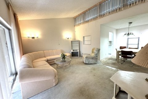 Condo in Palm Springs, Florida, 2 bedrooms  № 1162889 - photo 29