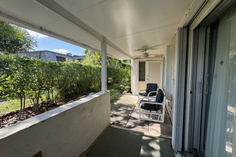 Condo in Palm Springs, Florida, 2 bedrooms  № 1162889 - photo 28