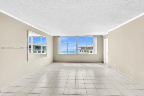 Copropriété à vendre à Miami Beach, Floride: 2 chambres, 91.04 m2 № 1310600 - photo 9