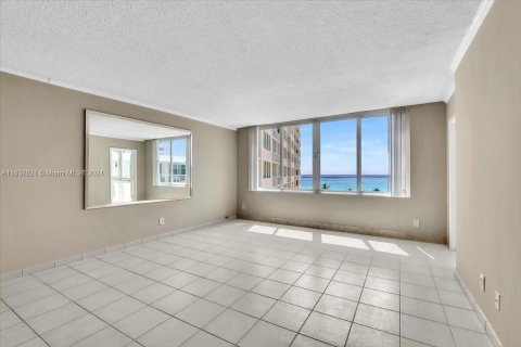 Copropriété à vendre à Miami Beach, Floride: 2 chambres, 91.04 m2 № 1310600 - photo 30