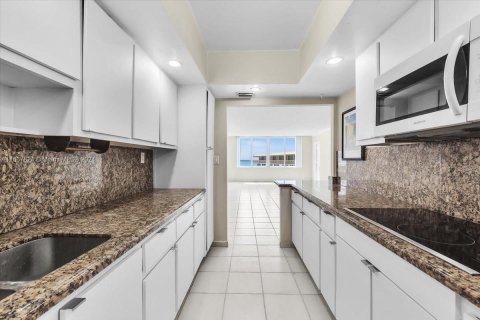 Copropriété à vendre à Miami Beach, Floride: 2 chambres, 91.04 m2 № 1310600 - photo 15