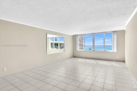 Copropriété à vendre à Miami Beach, Floride: 2 chambres, 91.04 m2 № 1310600 - photo 7