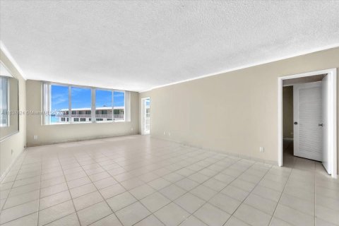 Copropriété à vendre à Miami Beach, Floride: 2 chambres, 91.04 m2 № 1310600 - photo 29