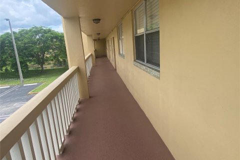 Condominio en venta en Tamarac, Florida, 2 dormitorios, 81.75 m2 № 1310919 - foto 4