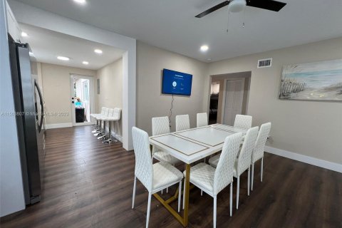 Apartamento en alquiler en Miami Beach, Florida, 2 dormitorios, 69.68 m2 № 911651 - foto 4