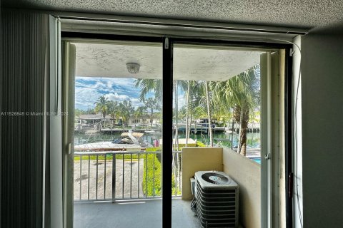 Condominio en venta en North Miami, Florida, 1 dormitorio, 67.17 m2 № 993743 - foto 5