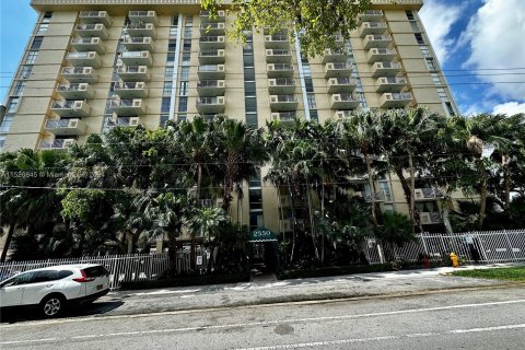 Condominio en venta en North Miami, Florida, 1 dormitorio, 67.17 m2 № 993743 - foto 16