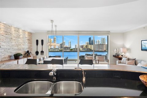 Condo in Aventura, Florida, 3 bedrooms  № 993742 - photo 7