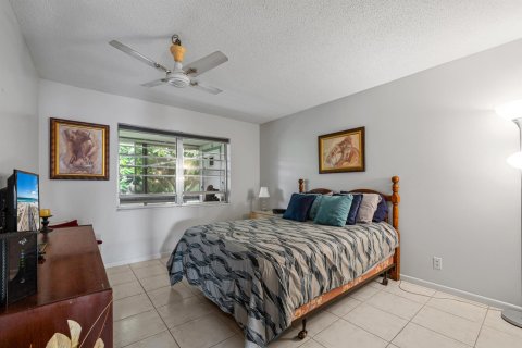 Condo in West Palm Beach, Florida, 2 bedrooms  № 970173 - photo 18