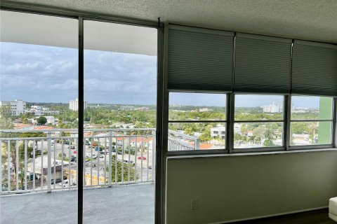 Copropriété à vendre à North Miami, Floride: 1 chambre, 78.6 m2 № 970128 - photo 7