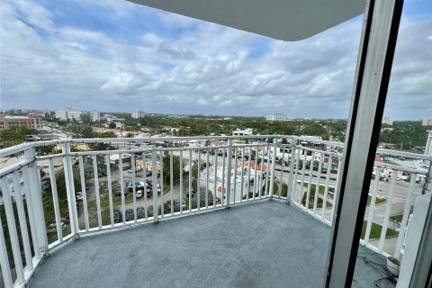 Condo in North Miami, Florida, 1 bedroom  № 970128 - photo 8