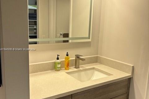 Condo in Pembroke Pines, Florida, 2 bedrooms  № 1327701 - photo 14