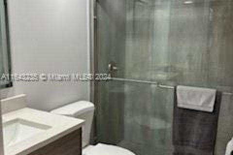 Condo in Pembroke Pines, Florida, 2 bedrooms  № 1327701 - photo 20