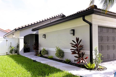 Casa en venta en Pembroke Pines, Florida, 3 dormitorios, 131.18 m2 № 1352063 - foto 2