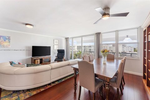 Condominio en venta en Bay Harbor Islands, Florida, 2 dormitorios, 123.56 m2 № 1233859 - foto 3