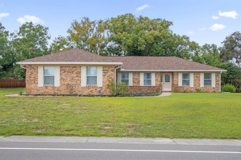 House in Deltona, Florida 3 bedrooms, 224.17 sq.m. № 1416222 - photo 1