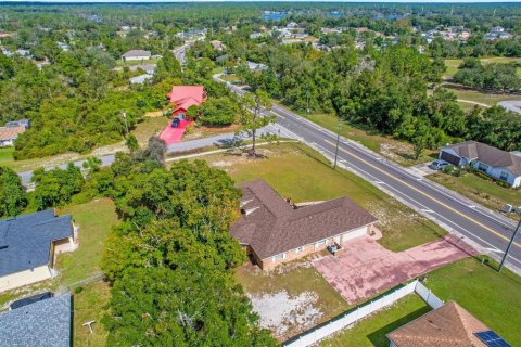 House in Deltona, Florida 3 bedrooms, 224.17 sq.m. № 1416222 - photo 30