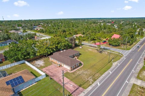 House in Deltona, Florida 3 bedrooms, 224.17 sq.m. № 1416222 - photo 29