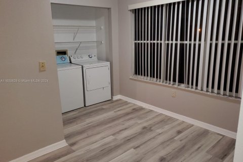 Condo in West Palm Beach, Florida, 1 bedroom  № 1294247 - photo 5