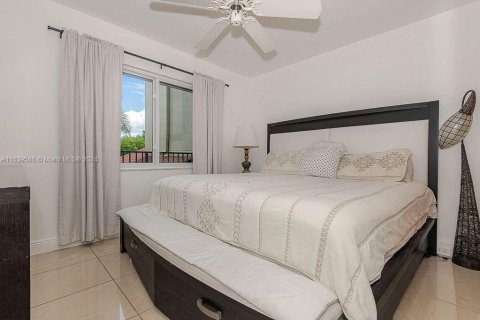 Copropriété à vendre à Pembroke Pines, Floride: 2 chambres, 110.74 m2 № 1315573 - photo 11