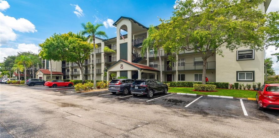 Condo in Pembroke Pines, Florida, 2 bedrooms  № 1315573