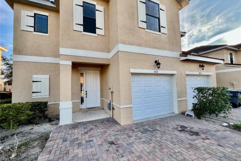 Townhouse in Poinciana, Florida 4 bedrooms, 177.07 sq.m. № 1382235 - photo 3