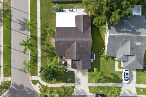 House in Tampa, Florida 3 bedrooms, 118.54 sq.m. № 1382228 - photo 5