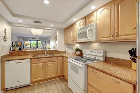 Condominio en venta en Jensen Beach, Florida, 2 dormitorios, 97.83 m2 № 860017 - foto 17