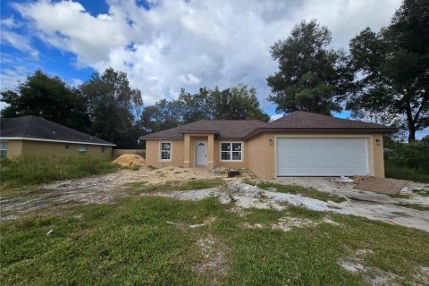 House in Ocala, Florida 3 bedrooms, 128.21 sq.m. № 1408182 - photo 1