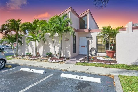 House in Sunrise, Florida 2 bedrooms, 164.81 sq.m. № 1097809 - photo 29