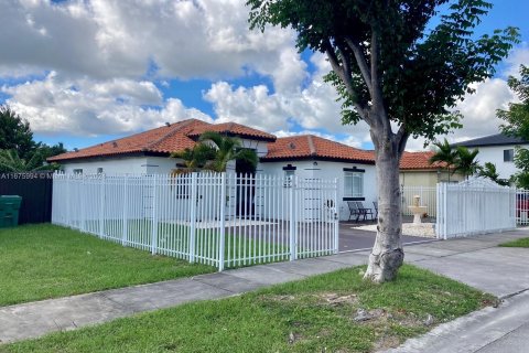 Casa en venta en Homestead, Florida, 4 dormitorios, 165.83 m2 № 1399932 - foto 2