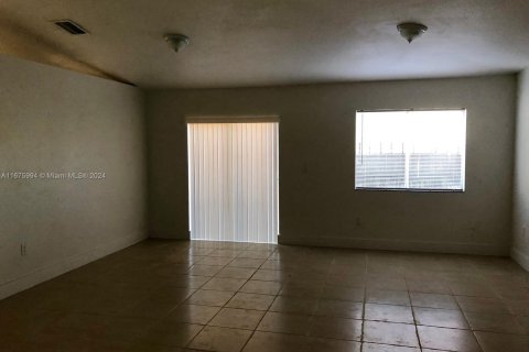 Casa en venta en Homestead, Florida, 4 dormitorios, 165.83 m2 № 1399932 - foto 10